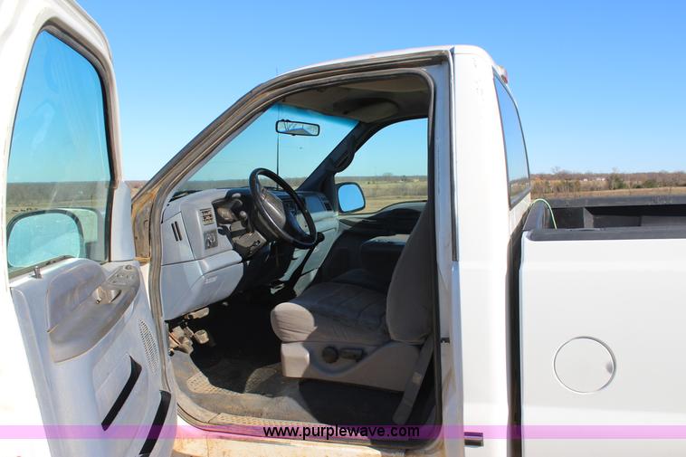 image for item J7697 1999 Ford F250 pickup truck