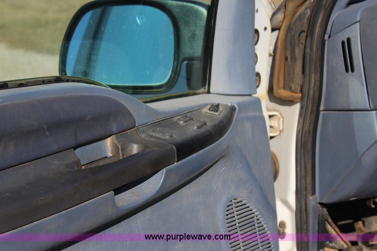 image for item J7697 1999 Ford F250 pickup truck