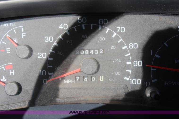 image for item J7697 1999 Ford F250 pickup truck