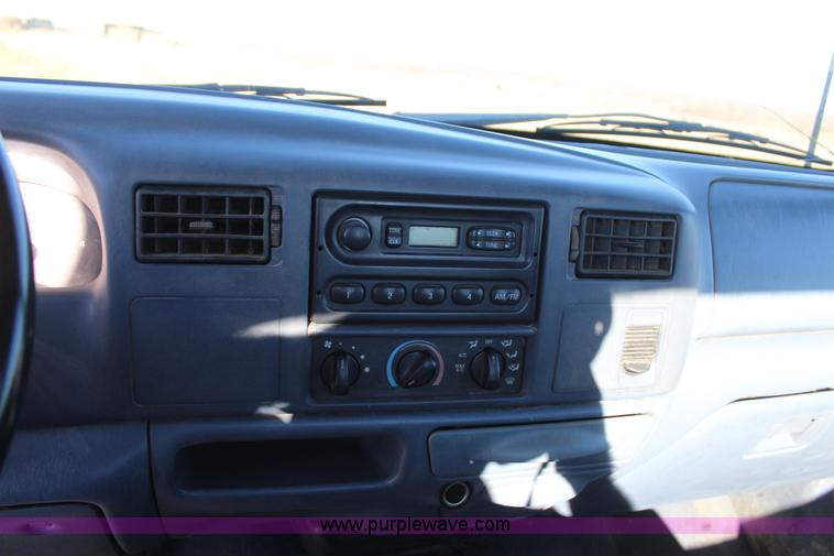 image for item J7697 1999 Ford F250 pickup truck