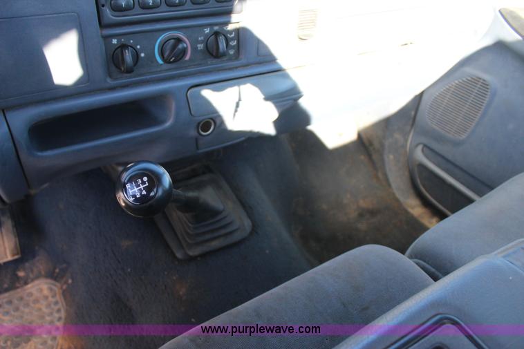 image for item J7697 1999 Ford F250 pickup truck