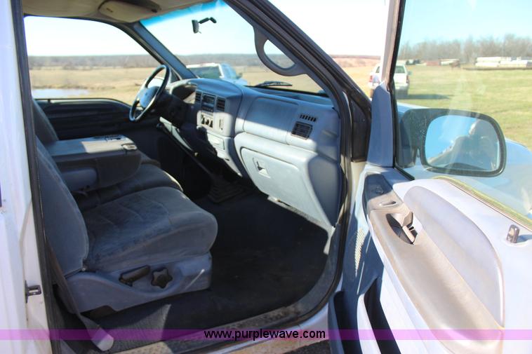image for item J7697 1999 Ford F250 pickup truck