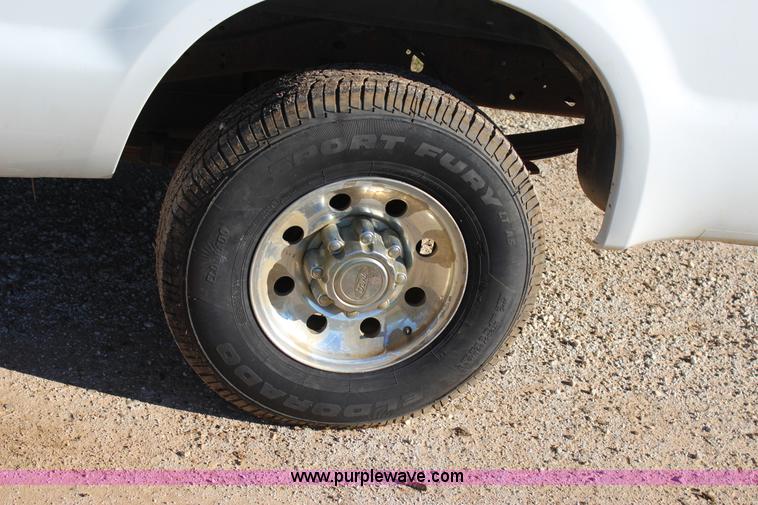 image for item J7697 1999 Ford F250 pickup truck