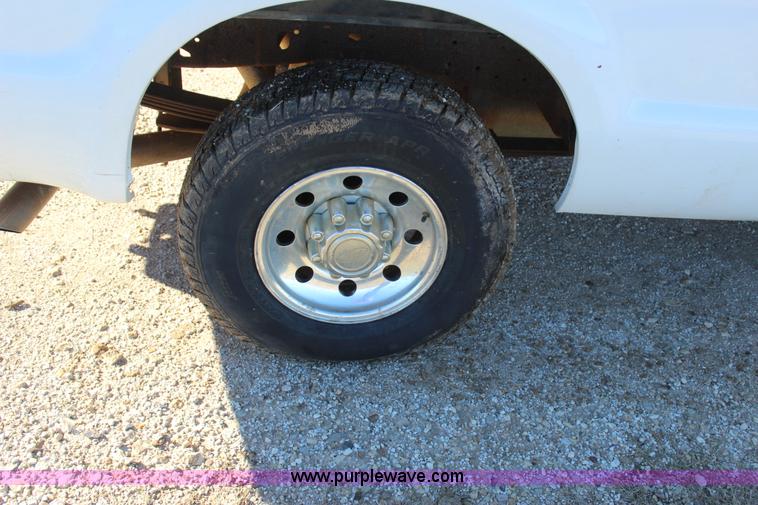 image for item J7697 1999 Ford F250 pickup truck