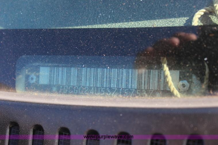 image for item J7698 2003 Chevrolet Silverado 2500 pickup truck