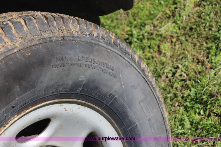 image for item J7699 2006 Chevrolet Silverado 2500 Ext. Cab pickup truck