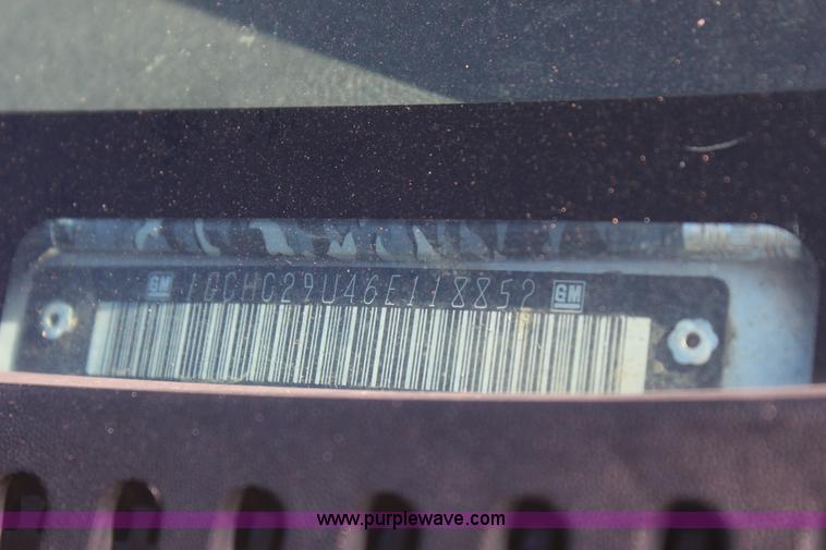 image for item J7699 2006 Chevrolet Silverado 2500 Ext. Cab pickup truck