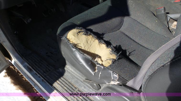 image for item J8405 2006 Chevrolet Silverado 1500 pickup truck