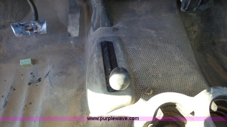 image for item J8405 2006 Chevrolet Silverado 1500 pickup truck