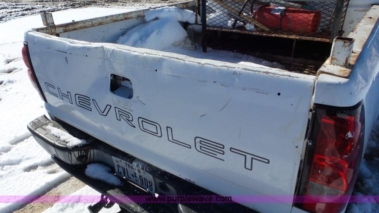 image for item J8405 2006 Chevrolet Silverado 1500 pickup truck