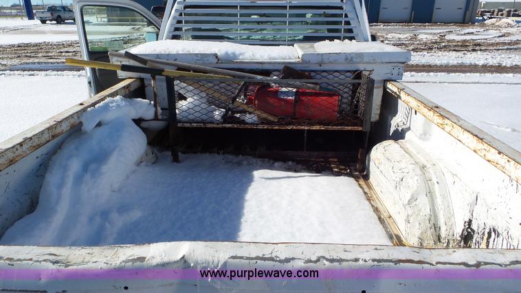 image for item J8405 2006 Chevrolet Silverado 1500 pickup truck