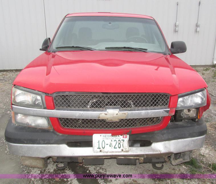 image for item J8769 2004 Chevrolet Silverado 1500 Z71 pickup truck