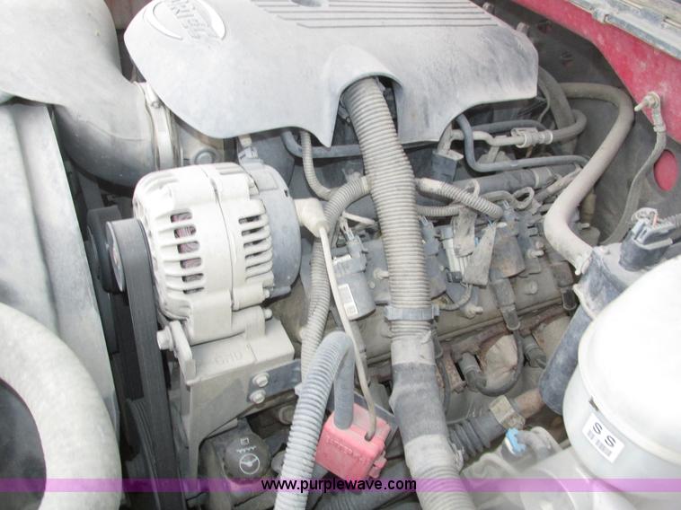 image for item J8769 2004 Chevrolet Silverado 1500 Z71 pickup truck