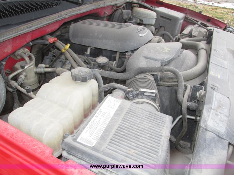 image for item J8769 2004 Chevrolet Silverado 1500 Z71 pickup truck