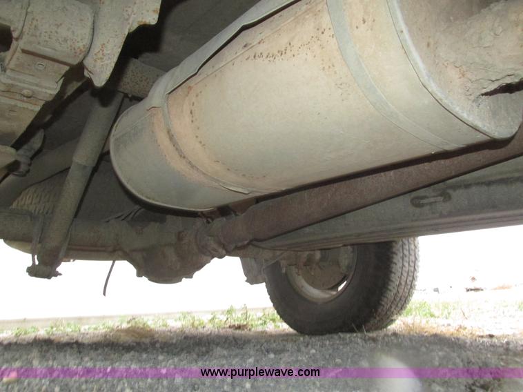 image for item J8769 2004 Chevrolet Silverado 1500 Z71 pickup truck