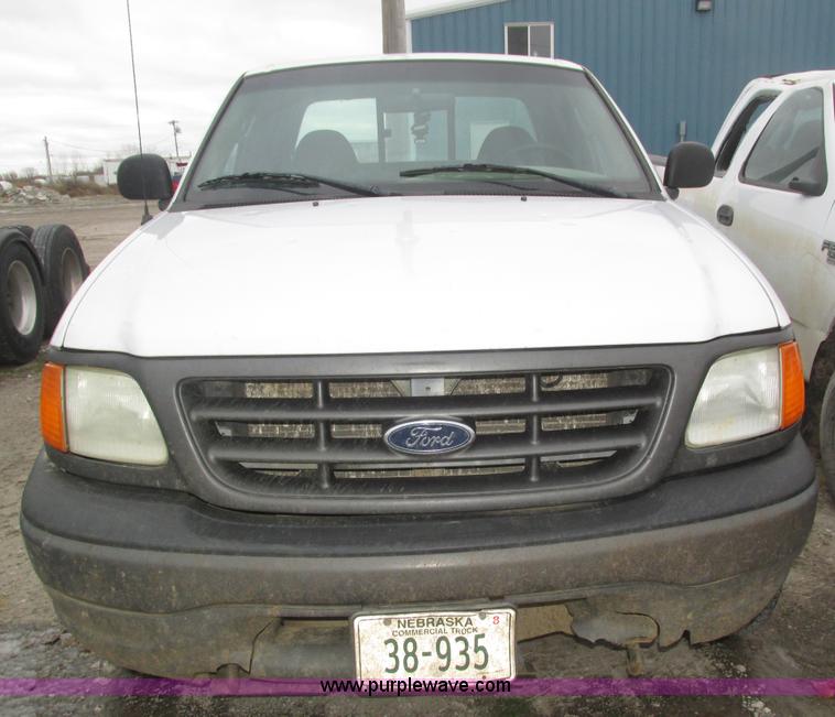 image for item J8770 2004 Ford F150 XL SuperCab pickup truck