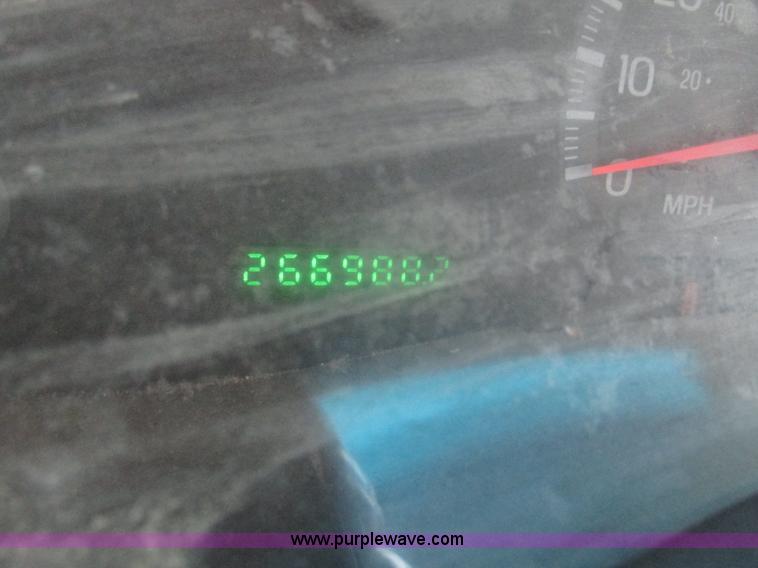 image for item J8770 2004 Ford F150 XL SuperCab pickup truck