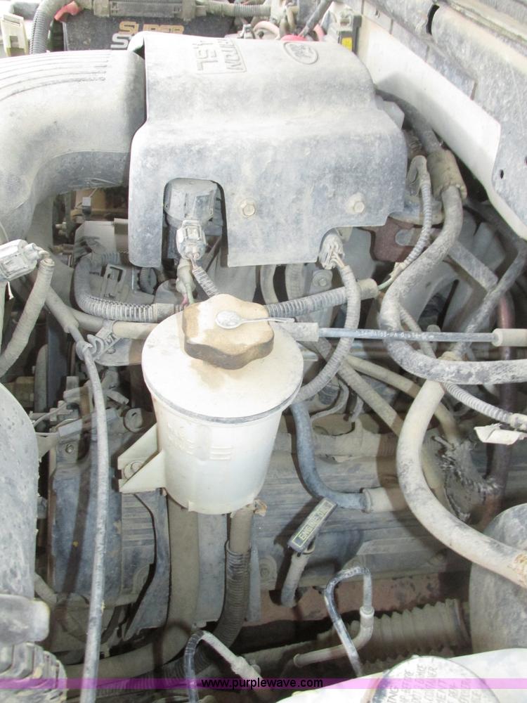 image for item J8770 2004 Ford F150 XL SuperCab pickup truck