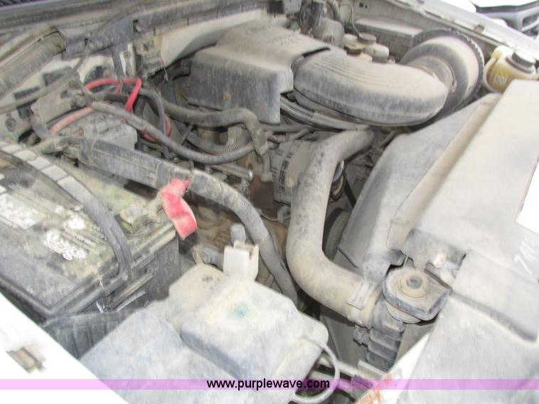 image for item J8770 2004 Ford F150 XL SuperCab pickup truck