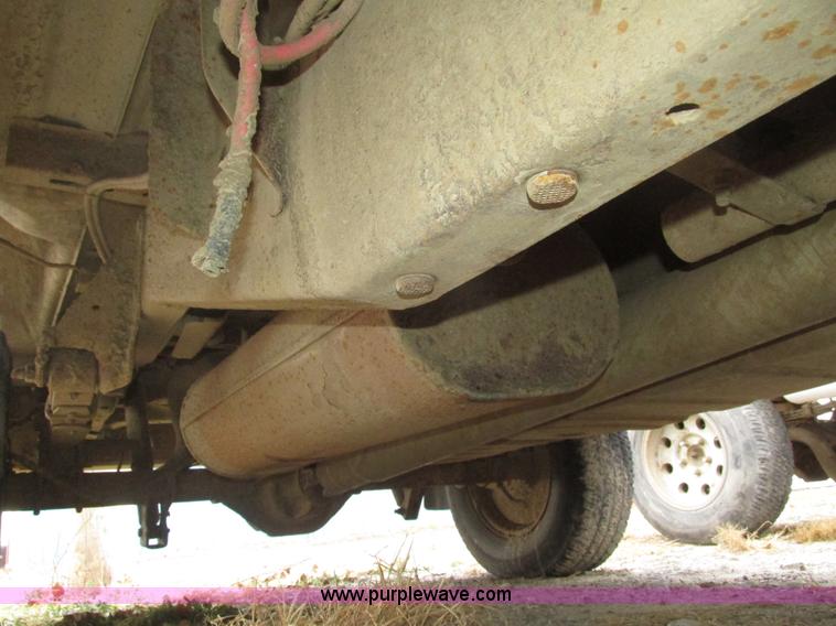 image for item J8770 2004 Ford F150 XL SuperCab pickup truck