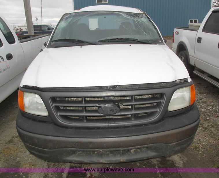 image for item J8771 2004 Ford F150 XL SuperCab pickup truck