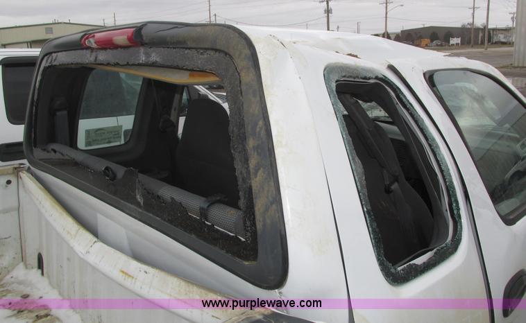 image for item J8771 2004 Ford F150 XL SuperCab pickup truck