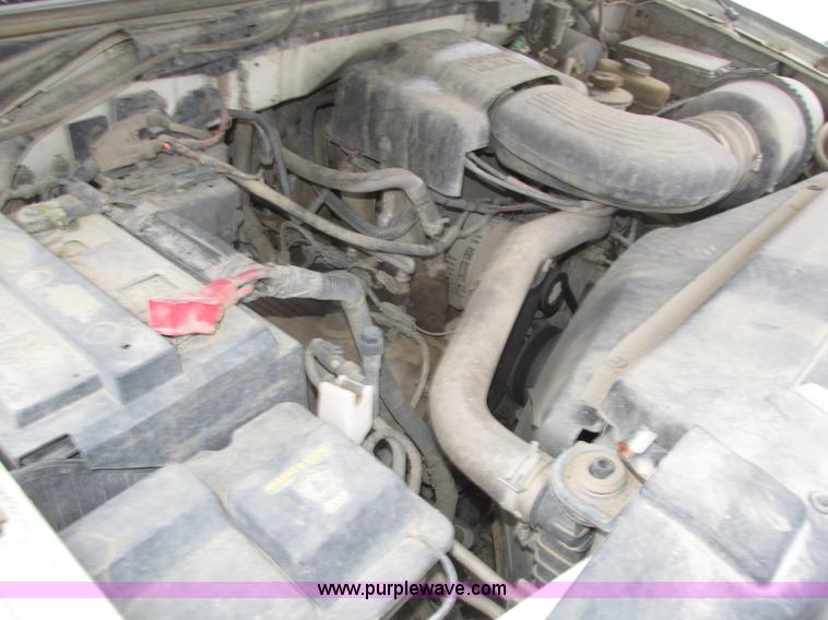 image for item J8771 2004 Ford F150 XL SuperCab pickup truck