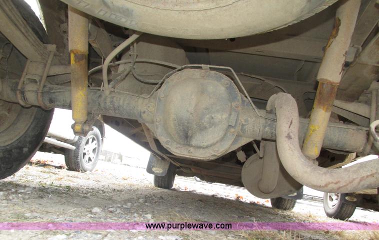 image for item J8771 2004 Ford F150 XL SuperCab pickup truck