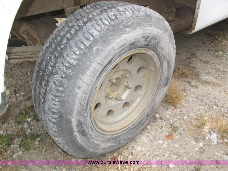 image for item J8771 2004 Ford F150 XL SuperCab pickup truck