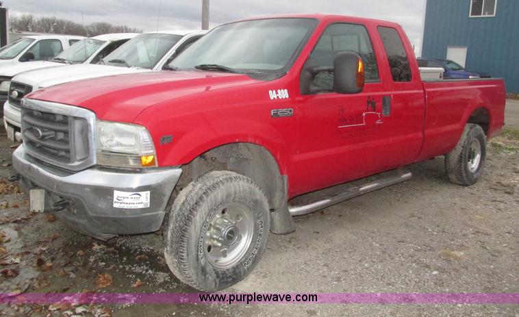 image for item J8772 2004 Ford F250 Super Duty XLT SuperCab pickup truck