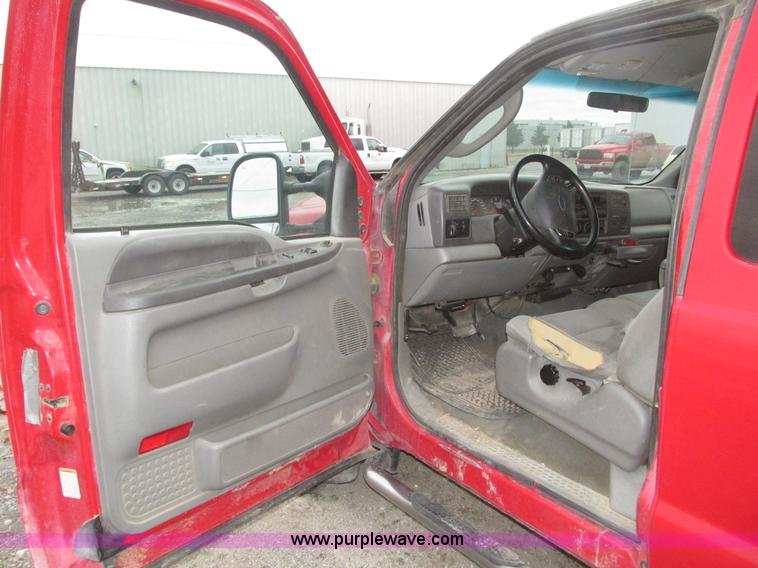 image for item J8772 2004 Ford F250 Super Duty XLT SuperCab pickup truck