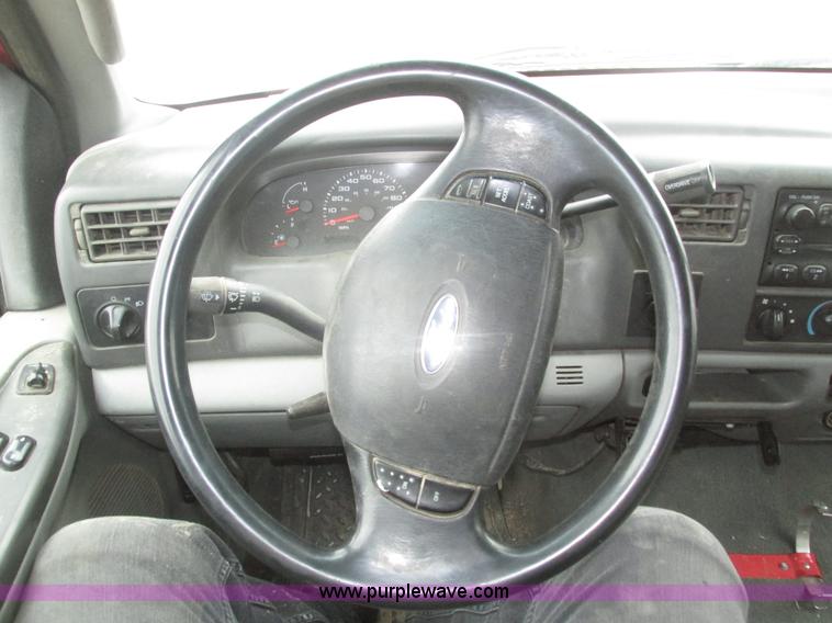 image for item J8772 2004 Ford F250 Super Duty XLT SuperCab pickup truck