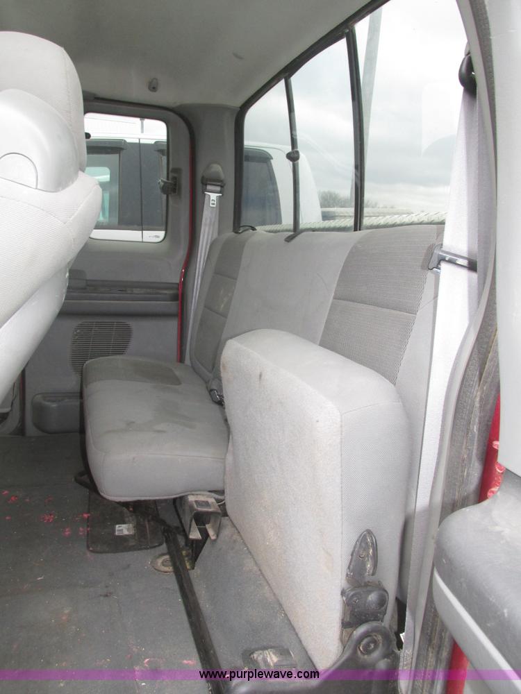 image for item J8772 2004 Ford F250 Super Duty XLT SuperCab pickup truck