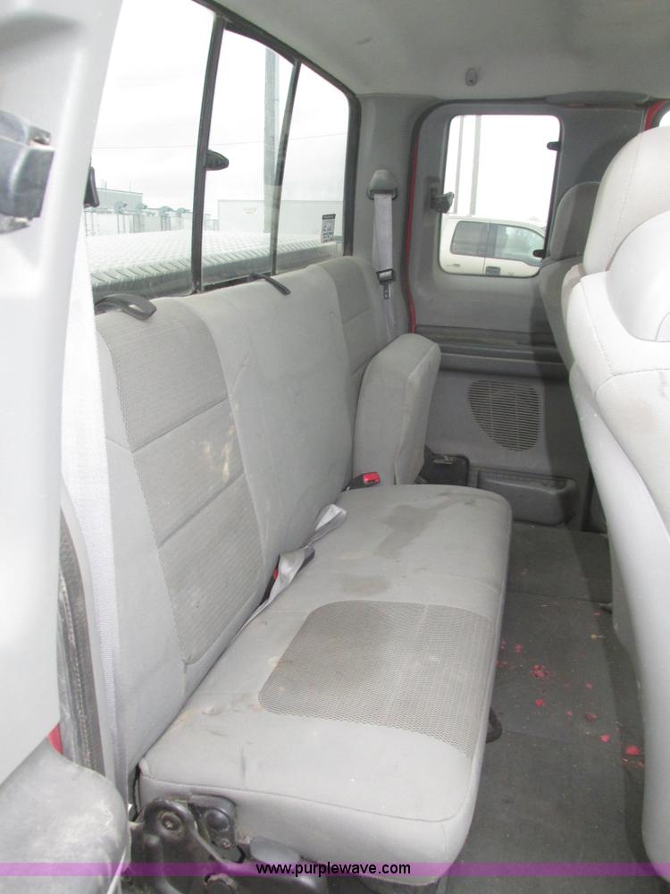 image for item J8772 2004 Ford F250 Super Duty XLT SuperCab pickup truck