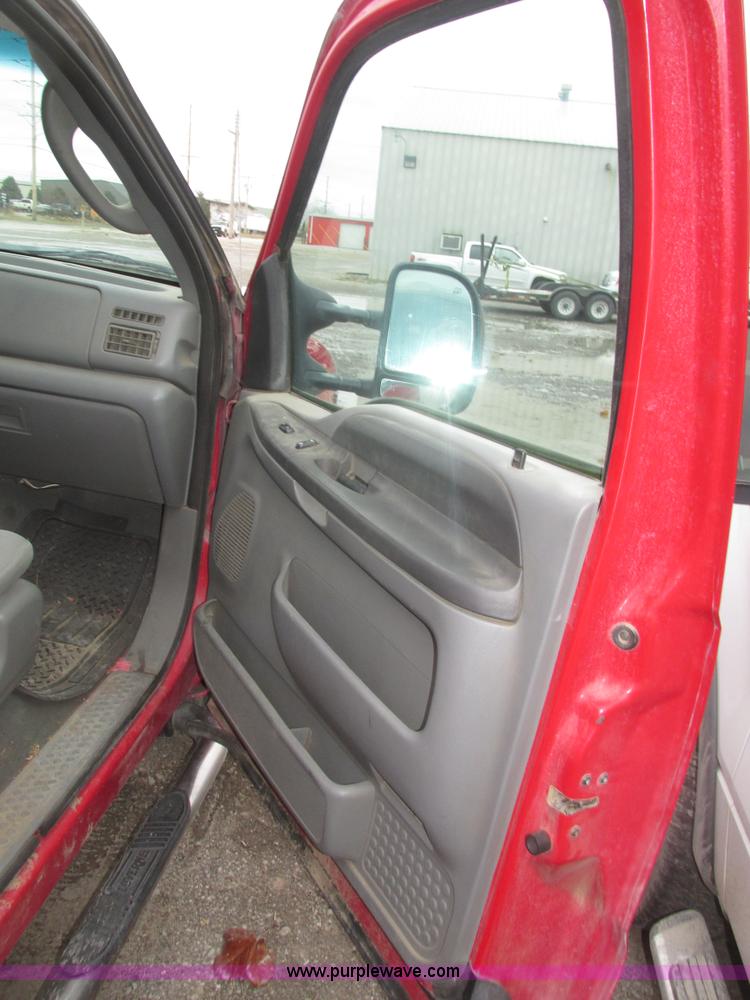 image for item J8772 2004 Ford F250 Super Duty XLT SuperCab pickup truck