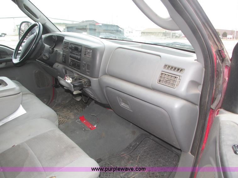 image for item J8772 2004 Ford F250 Super Duty XLT SuperCab pickup truck