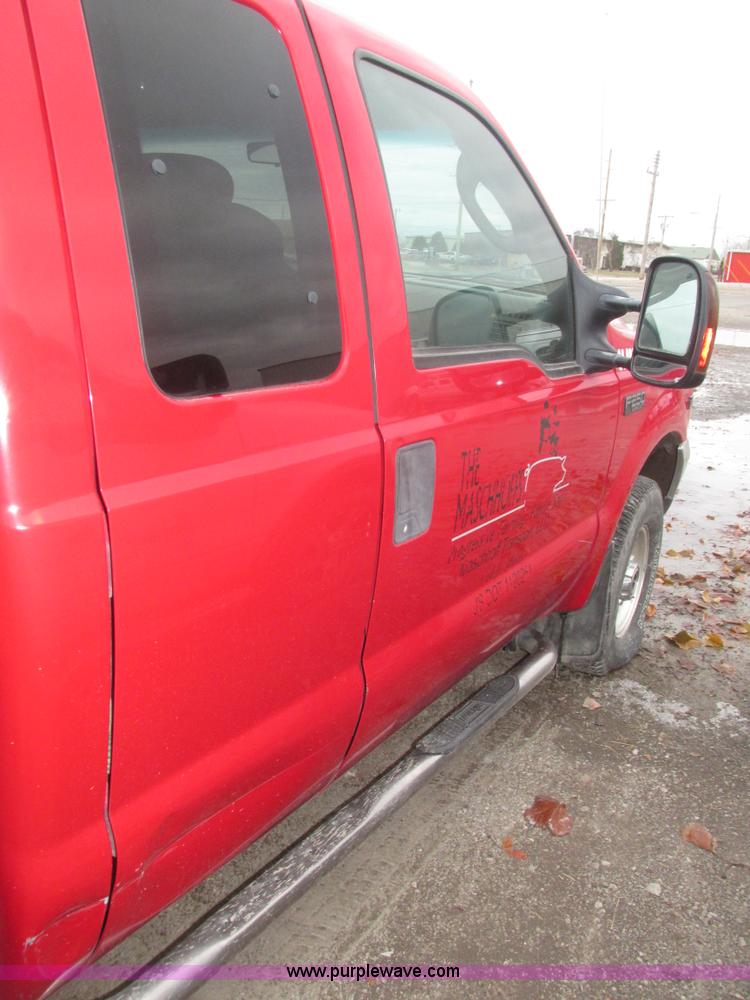 image for item J8772 2004 Ford F250 Super Duty XLT SuperCab pickup truck