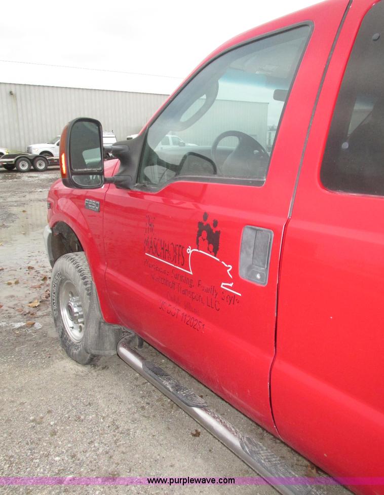 image for item J8772 2004 Ford F250 Super Duty XLT SuperCab pickup truck