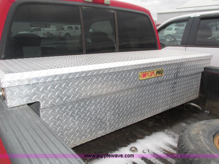 image for item J8772 2004 Ford F250 Super Duty XLT SuperCab pickup truck