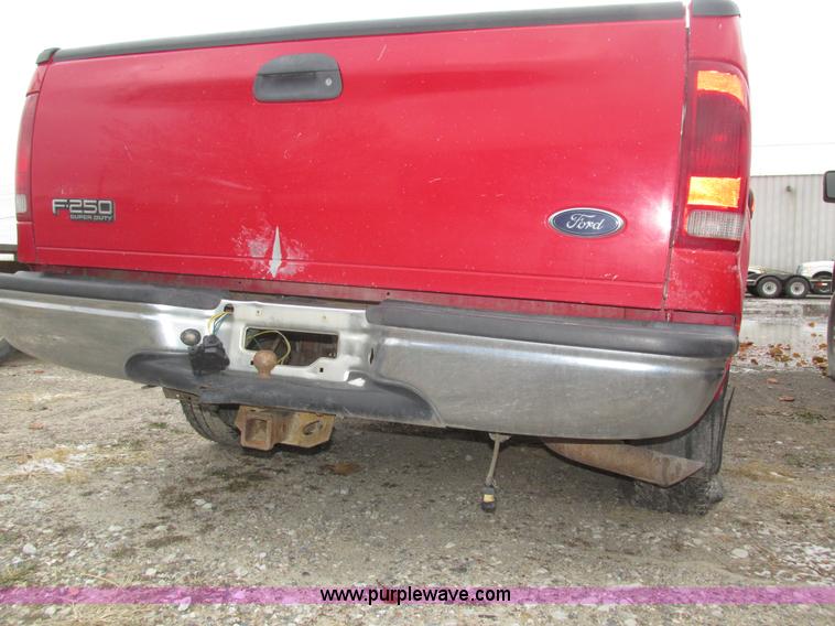 image for item J8772 2004 Ford F250 Super Duty XLT SuperCab pickup truck