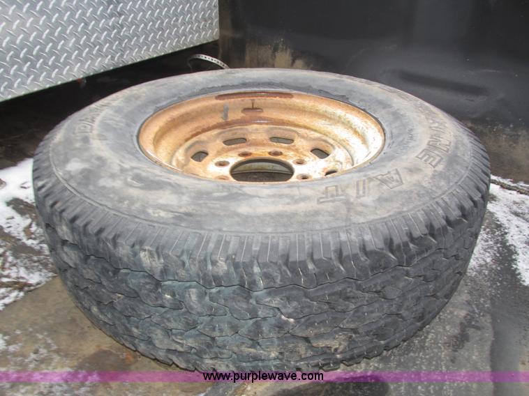 image for item J8772 2004 Ford F250 Super Duty XLT SuperCab pickup truck