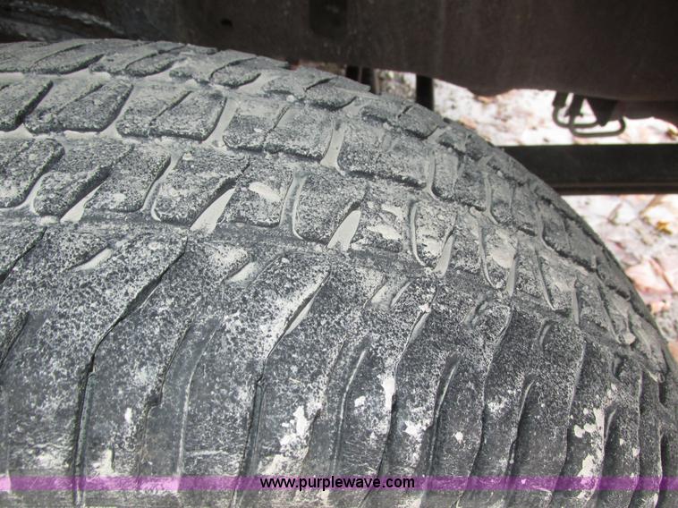 image for item J8772 2004 Ford F250 Super Duty XLT SuperCab pickup truck