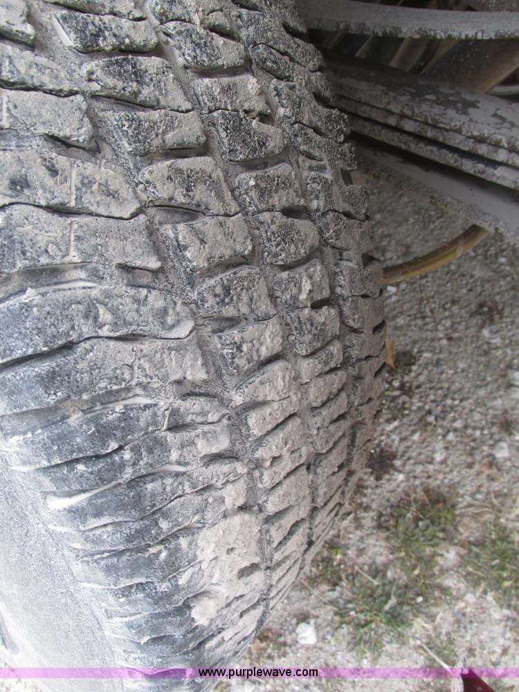 image for item J8772 2004 Ford F250 Super Duty XLT SuperCab pickup truck