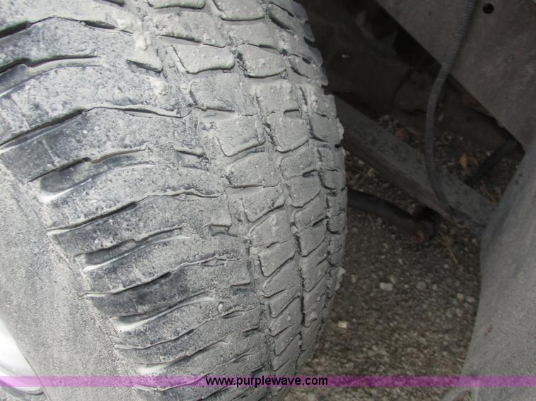 image for item J8772 2004 Ford F250 Super Duty XLT SuperCab pickup truck