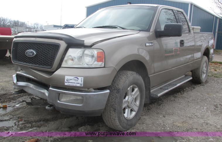 image for item J8773 2004 Ford F150 XLT SuperCab pickup truck