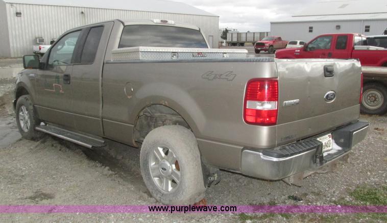 image for item J8773 2004 Ford F150 XLT SuperCab pickup truck