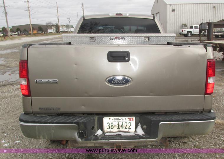 image for item J8773 2004 Ford F150 XLT SuperCab pickup truck
