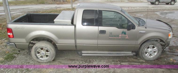 image for item J8773 2004 Ford F150 XLT SuperCab pickup truck