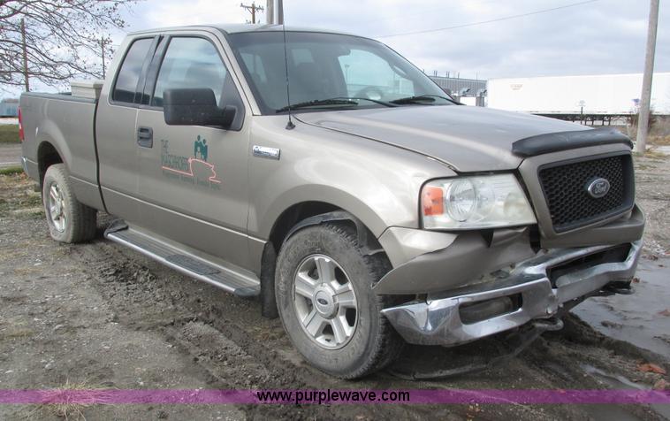 image for item J8773 2004 Ford F150 XLT SuperCab pickup truck