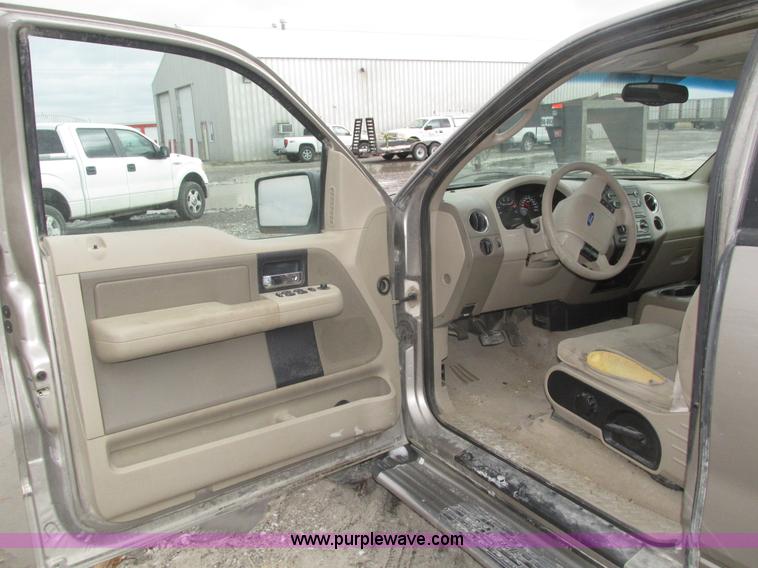 image for item J8773 2004 Ford F150 XLT SuperCab pickup truck